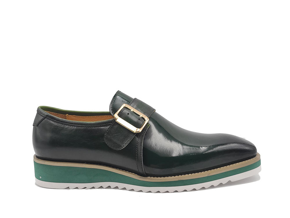 Preciosos zapatos de charol con correa ajustable - Verde